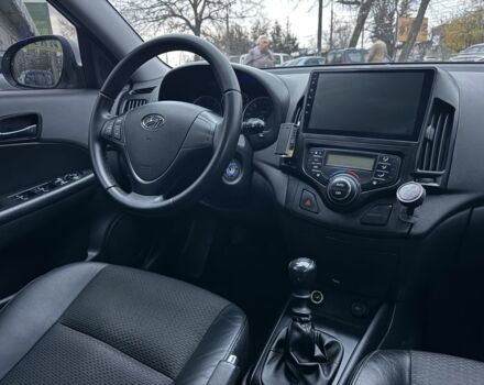 Белый Хендай i30, объемом двигателя 1.6 л и пробегом 194 тыс. км за 5999 $, фото 13 на Automoto.ua