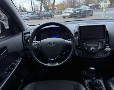 Белый Хендай i30, объемом двигателя 1.6 л и пробегом 194 тыс. км за 5999 $, фото 14 на Automoto.ua