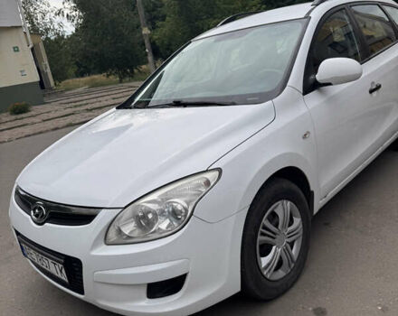 Белый Хендай i30, объемом двигателя 1.58 л и пробегом 270 тыс. км за 6200 $, фото 1 на Automoto.ua