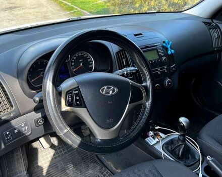 Хендай i30 2008 в Днепре (Днепропетровске) на Automoto.ua Белый Хендай i30, объемом двигателя 1.6 л и пробегом 391 тыс. км за 4750 $, фото 1 на Automoto.ua