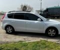 Белый Хендай i30, объемом двигателя 1.59 л и пробегом 350 тыс. км за 4999 $, фото 3 на Automoto.ua