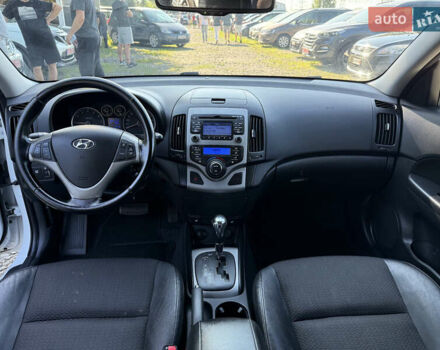 Белый Хендай i30, объемом двигателя 2 л и пробегом 240 тыс. км за 8500 $, фото 12 на Automoto.ua