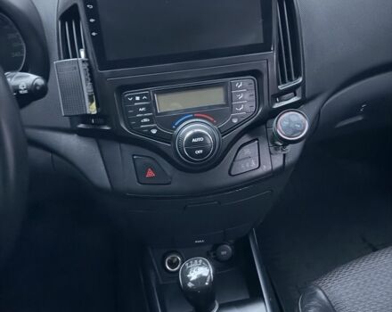 Белый Хендай i30, объемом двигателя 1.6 л и пробегом 194 тыс. км за 5999 $, фото 15 на Automoto.ua