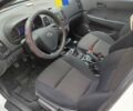 Белый Хендай i30, объемом двигателя 1.6 л и пробегом 155 тыс. км за 6500 $, фото 4 на Automoto.ua