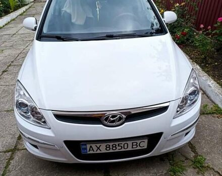 Белый Хендай i30, объемом двигателя 1.6 л и пробегом 155 тыс. км за 6500 $, фото 1 на Automoto.ua
