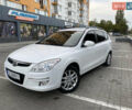 Белый Хендай i30, объемом двигателя 1.59 л и пробегом 253 тыс. км за 7000 $, фото 3 на Automoto.ua