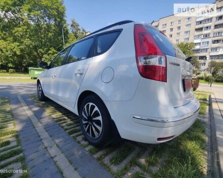 Белый Хендай i30, объемом двигателя 1.6 л и пробегом 180 тыс. км за 7900 $, фото 13 на Automoto.ua