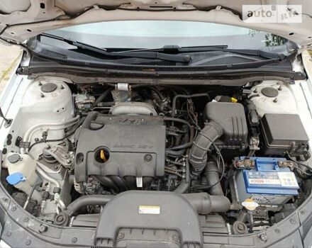 Белый Хендай i30, объемом двигателя 1.6 л и пробегом 155 тыс. км за 6500 $, фото 8 на Automoto.ua