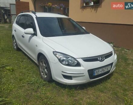 Белый Хендай i30, объемом двигателя 1.58 л и пробегом 270 тыс. км за 5300 $, фото 1 на Automoto.ua