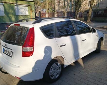 Белый Хендай i30, объемом двигателя 1.4 л и пробегом 220 тыс. км за 7000 $, фото 11 на Automoto.ua