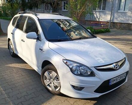 Белый Хендай i30, объемом двигателя 1.4 л и пробегом 220 тыс. км за 7000 $, фото 2 на Automoto.ua