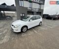 Белый Хендай i30, объемом двигателя 1.6 л и пробегом 206 тыс. км за 7999 $, фото 1 на Automoto.ua