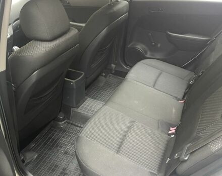 Белый Хендай i30, объемом двигателя 1.6 л и пробегом 258 тыс. км за 4600 $, фото 5 на Automoto.ua