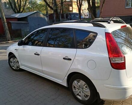 Белый Хендай i30, объемом двигателя 1.4 л и пробегом 220 тыс. км за 7000 $, фото 12 на Automoto.ua