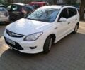 Белый Хендай i30, объемом двигателя 1.4 л и пробегом 220 тыс. км за 7000 $, фото 1 на Automoto.ua