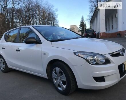 Белый Хендай i30, объемом двигателя 1.4 л и пробегом 193 тыс. км за 6500 $, фото 1 на Automoto.ua