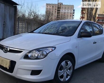 Белый Хендай i30, объемом двигателя 1.4 л и пробегом 193 тыс. км за 6500 $, фото 7 на Automoto.ua