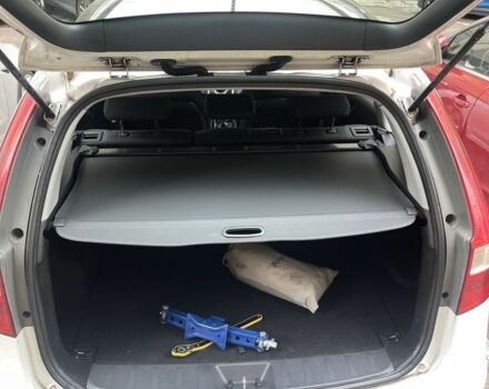 Белый Хендай i30, объемом двигателя 1.6 л и пробегом 258 тыс. км за 4600 $, фото 3 на Automoto.ua