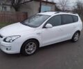 Белый Хендай i30, объемом двигателя 1.6 л и пробегом 330 тыс. км за 2720 $, фото 1 на Automoto.ua