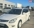 Белый Хендай i30, объемом двигателя 1.4 л и пробегом 233 тыс. км за 6499 $, фото 1 на Automoto.ua