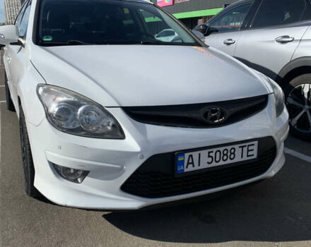 Білий Хендай i30, об'ємом двигуна 1.58 л та пробігом 208 тис. км за 8200 $, фото 2 на Automoto.ua