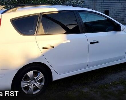 Білий Хендай i30, об'ємом двигуна 1.6 л та пробігом 225 тис. км за 6300 $, фото 1 на Automoto.ua