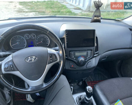 Білий Хендай i30, об'ємом двигуна 1.58 л та пробігом 208 тис. км за 8200 $, фото 11 на Automoto.ua