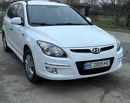 Білий Хендай i30, об'ємом двигуна 1.6 л та пробігом 300 тис. км за 6000 $, фото 4 на Automoto.ua