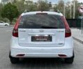 Белый Хендай i30, объемом двигателя 1.6 л и пробегом 195 тыс. км за 7500 $, фото 2 на Automoto.ua