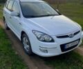 Белый Хендай i30, объемом двигателя 1.6 л и пробегом 302 тыс. км за 5350 $, фото 1 на Automoto.ua