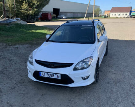 Білий Хендай i30, об'ємом двигуна 1.58 л та пробігом 208 тис. км за 8200 $, фото 1 на Automoto.ua