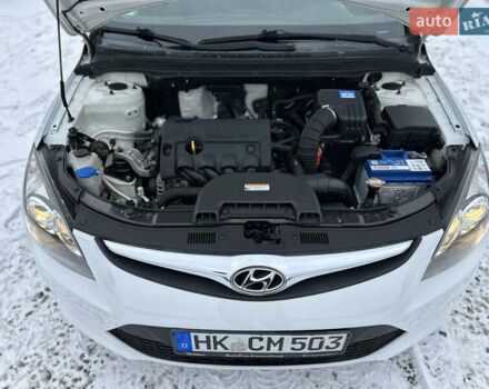 Белый Хендай i30, объемом двигателя 1.6 л и пробегом 182 тыс. км за 7999 $, фото 23 на Automoto.ua