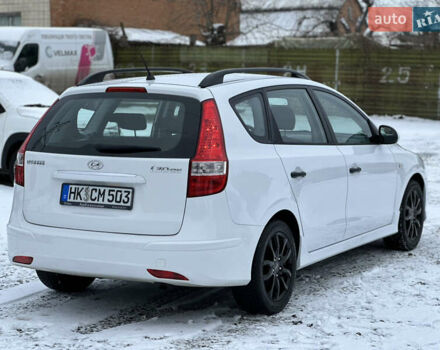 Белый Хендай i30, объемом двигателя 1.6 л и пробегом 182 тыс. км за 7999 $, фото 5 на Automoto.ua