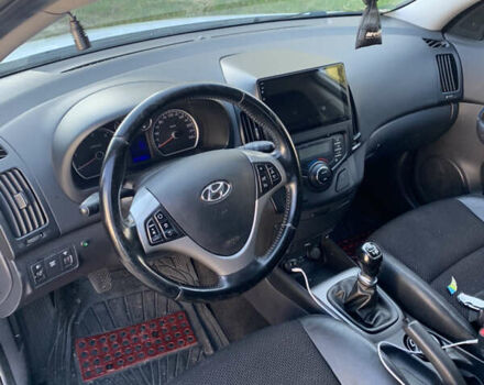Білий Хендай i30, об'ємом двигуна 1.58 л та пробігом 208 тис. км за 8200 $, фото 10 на Automoto.ua
