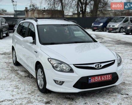 Белый Хендай i30, объемом двигателя 1.6 л и пробегом 217 тыс. км за 7900 $, фото 4 на Automoto.ua