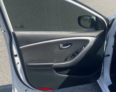 Белый Хендай i30, объемом двигателя 1.58 л и пробегом 224 тыс. км за 8300 $, фото 10 на Automoto.ua