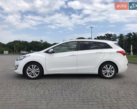 Белый Хендай i30, объемом двигателя 1.6 л и пробегом 239 тыс. км за 8900 $, фото 5 на Automoto.ua