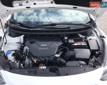 Белый Хендай i30, объемом двигателя 1.6 л и пробегом 239 тыс. км за 8900 $, фото 79 на Automoto.ua