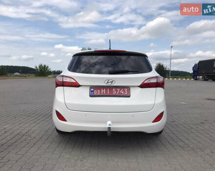 Белый Хендай i30, объемом двигателя 1.6 л и пробегом 239 тыс. км за 8900 $, фото 9 на Automoto.ua