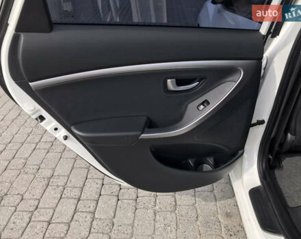 Белый Хендай i30, объемом двигателя 1.6 л и пробегом 239 тыс. км за 8900 $, фото 57 на Automoto.ua