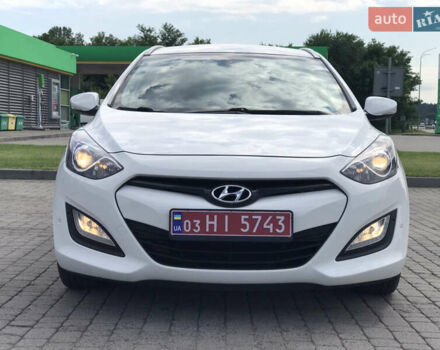 Белый Хендай i30, объемом двигателя 1.6 л и пробегом 239 тыс. км за 8900 $, фото 2 на Automoto.ua