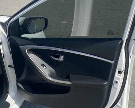 Белый Хендай i30, объемом двигателя 1.58 л и пробегом 224 тыс. км за 8300 $, фото 8 на Automoto.ua