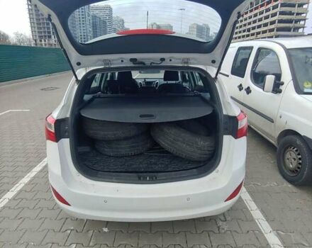 Білий Хендай i30, об'ємом двигуна 1.58 л та пробігом 230 тис. км за 9600 $, фото 5 на Automoto.ua