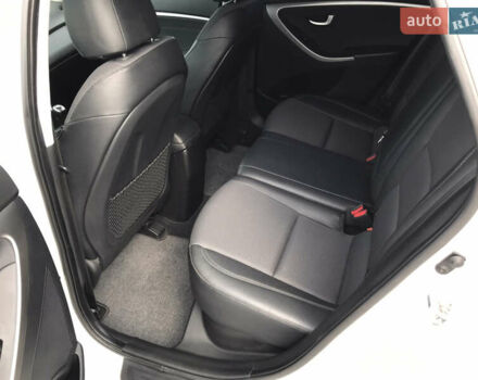 Белый Хендай i30, объемом двигателя 1.6 л и пробегом 239 тыс. км за 8900 $, фото 60 на Automoto.ua