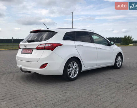 Белый Хендай i30, объемом двигателя 1.6 л и пробегом 239 тыс. км за 8900 $, фото 11 на Automoto.ua