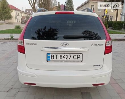 Білий Хендай i30, об'ємом двигуна 1.58 л та пробігом 180 тис. км за 7000 $, фото 7 на Automoto.ua