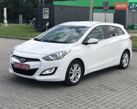 Белый Хендай i30, объемом двигателя 1.6 л и пробегом 239 тыс. км за 8900 $, фото 4 на Automoto.ua