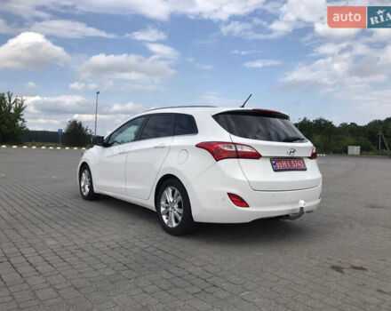 Белый Хендай i30, объемом двигателя 1.6 л и пробегом 239 тыс. км за 8900 $, фото 7 на Automoto.ua