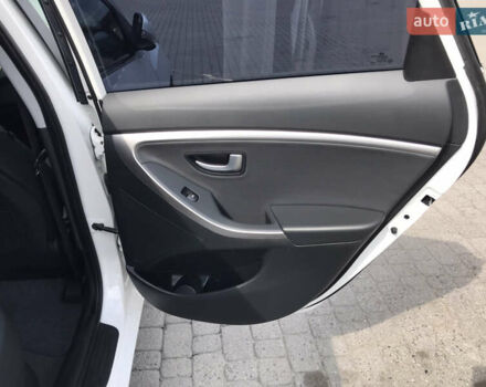 Белый Хендай i30, объемом двигателя 1.6 л и пробегом 239 тыс. км за 8900 $, фото 66 на Automoto.ua