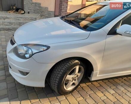 Белый Хендай i30, объемом двигателя 1.58 л и пробегом 217 тыс. км за 7900 $, фото 23 на Automoto.ua